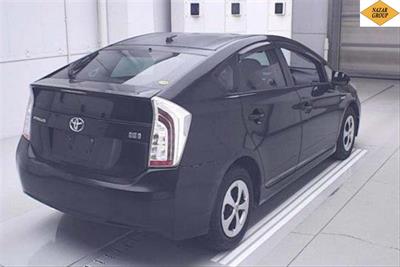 2015 Toyota Prius - Thumbnail