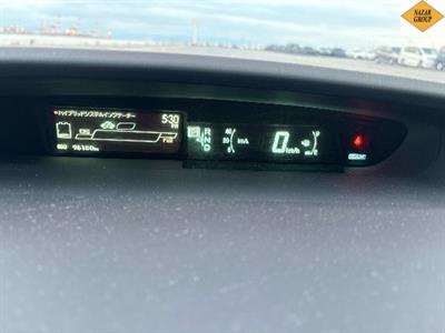 2015 Toyota Prius - Thumbnail