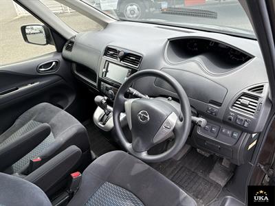 2015 Nissan Serena - Thumbnail