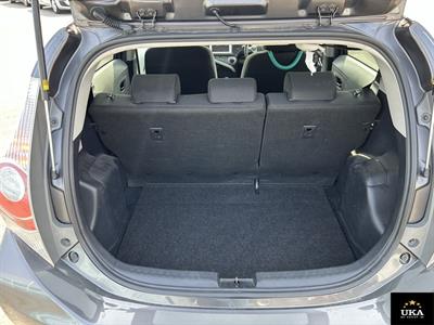 2012 Toyota Aqua - Thumbnail