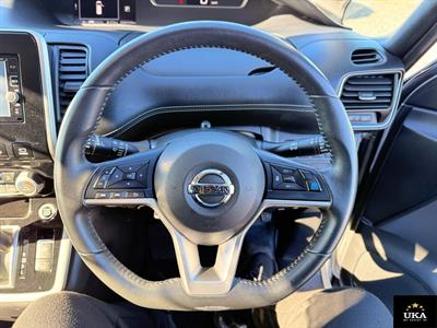 2017 Nissan Serena - Thumbnail