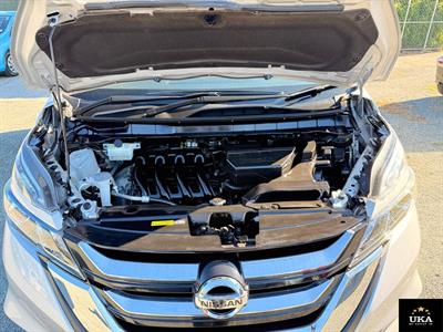 2017 Nissan Serena - Thumbnail