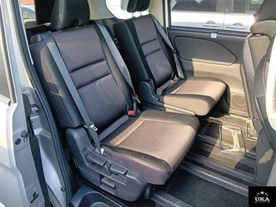 2017 Nissan Serena - Thumbnail