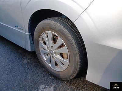 2017 Nissan Serena - Thumbnail