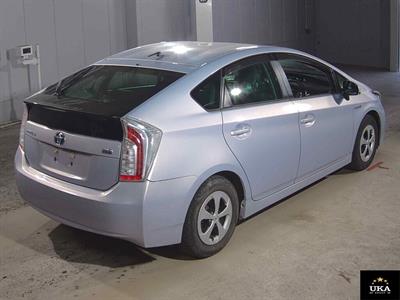 2015 Toyota Prius - Thumbnail