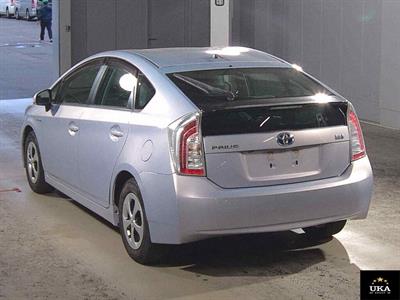 2015 Toyota Prius - Thumbnail