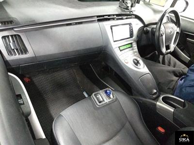 2015 Toyota Prius - Thumbnail