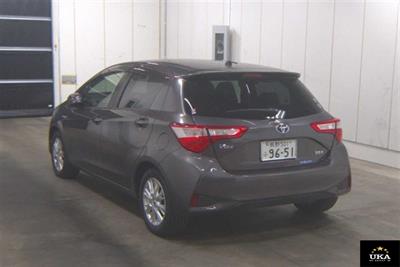 2017 Toyota Vitz - Thumbnail