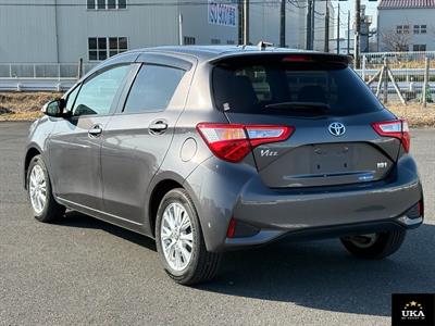 2017 Toyota Vitz - Thumbnail