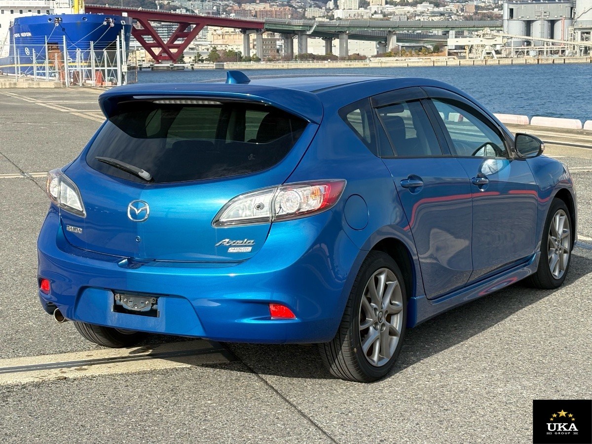 2013 Mazda Axela