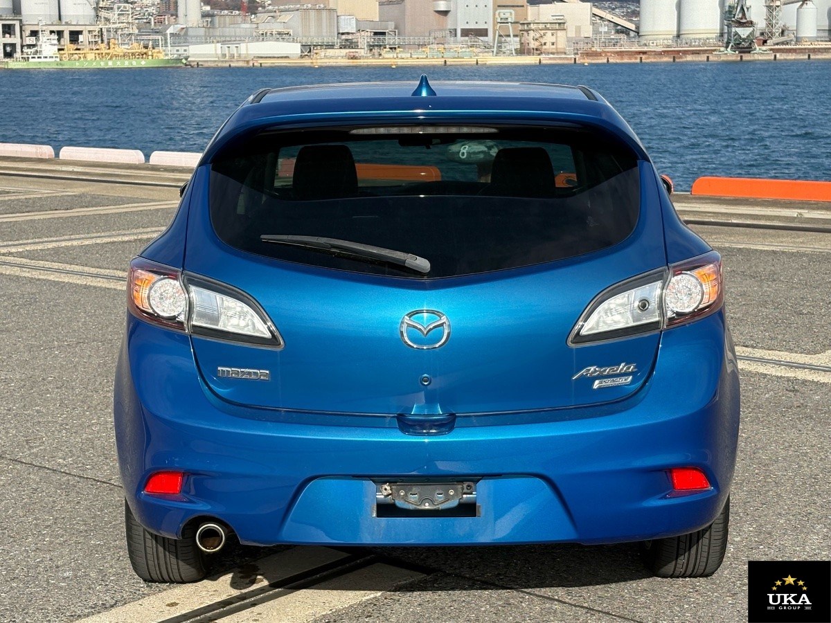 2013 Mazda Axela