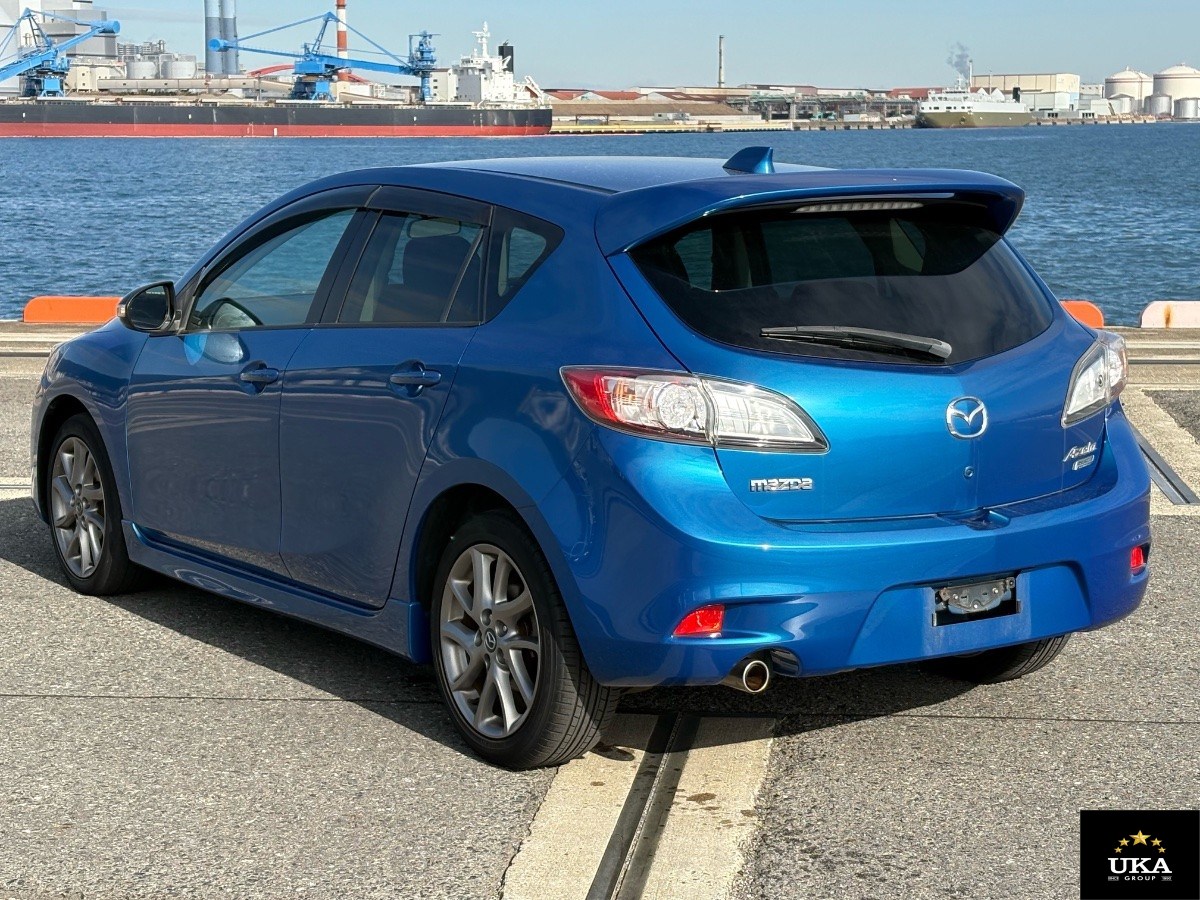 2013 Mazda Axela