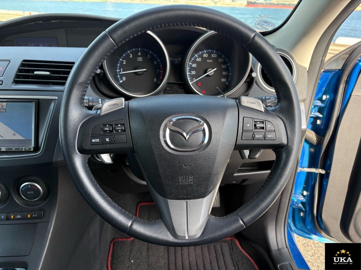2013 Mazda Axela