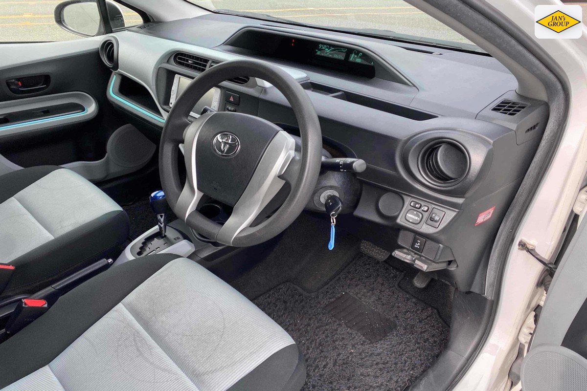 2013 Toyota Aqua