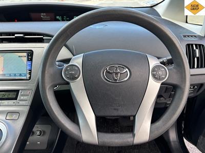 2013 Toyota Prius - Thumbnail