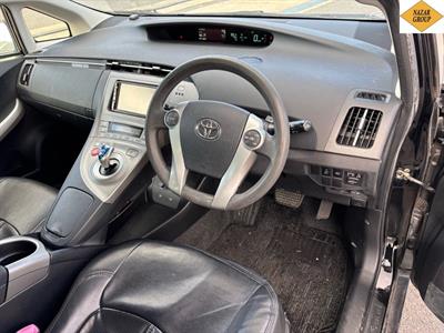 2013 Toyota Prius - Thumbnail