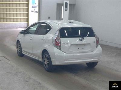 2013 Toyota Aqua - Thumbnail