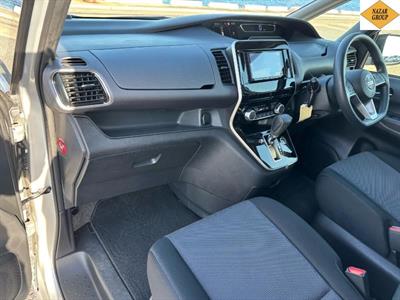 2019 Nissan Serena - Thumbnail