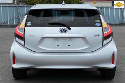 2020 Toyota Aqua - Thumbnail