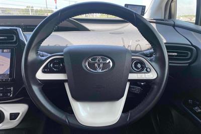 2018 Toyota Prius - Thumbnail