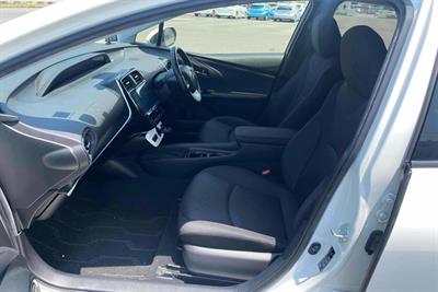 2018 Toyota Prius - Thumbnail