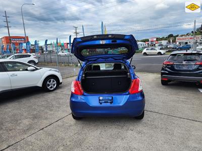 2015 Suzuki Swift - Thumbnail