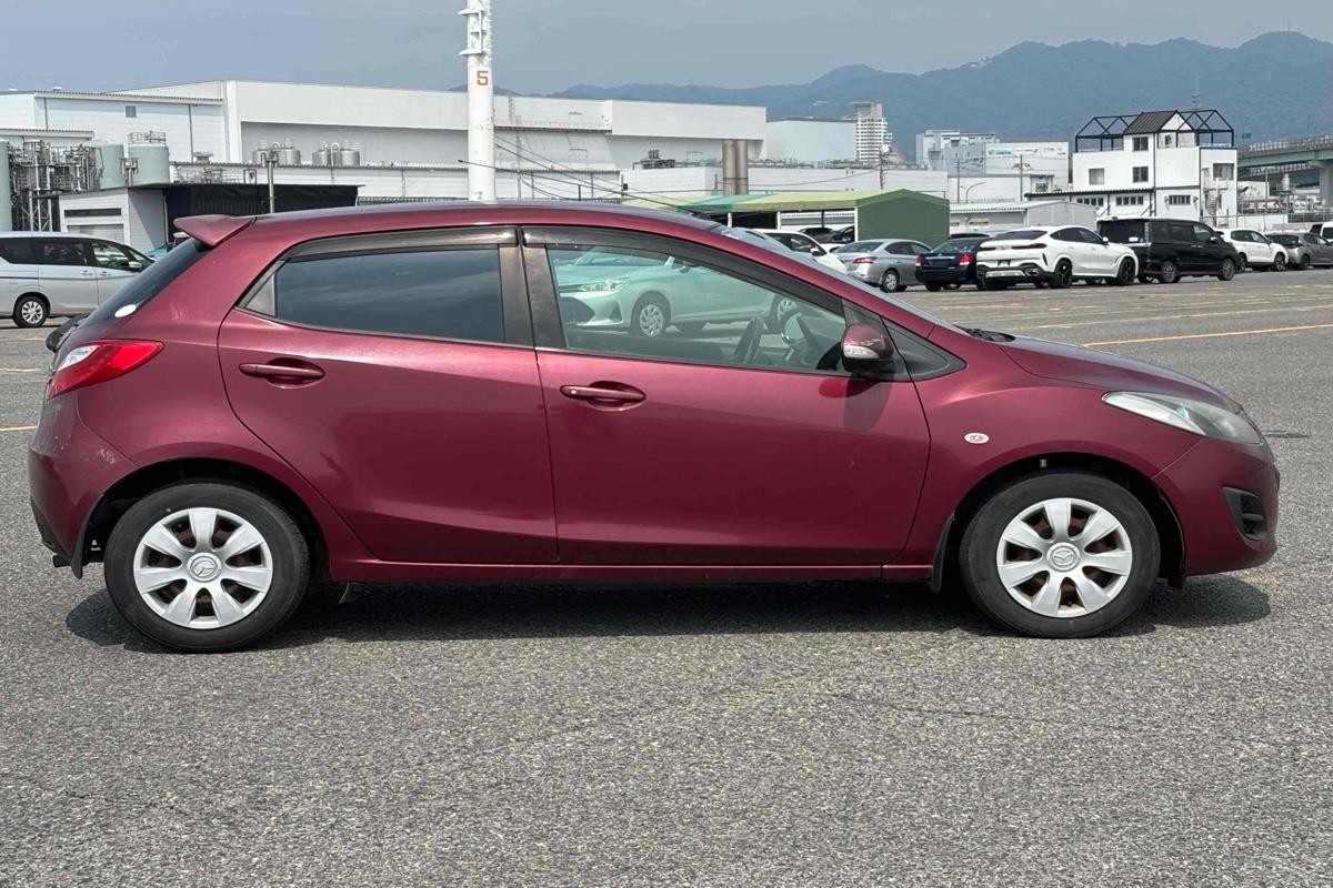 2012 Mazda Demio