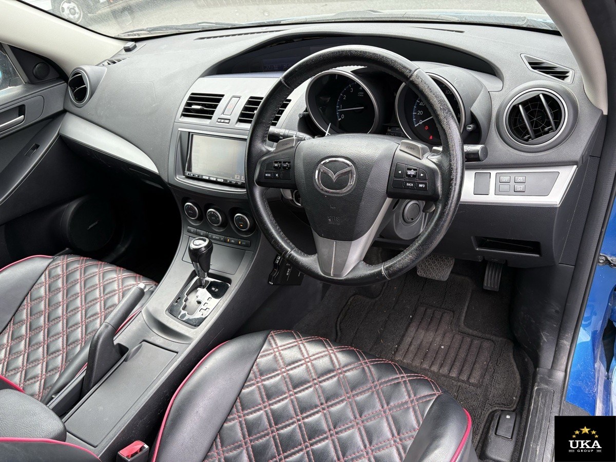 2013 Mazda Axela