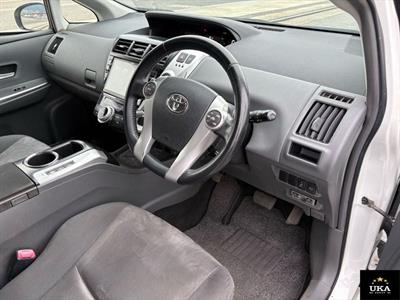 2014 Toyota Prius - Thumbnail