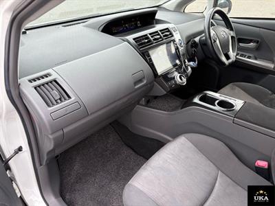 2014 Toyota Prius - Thumbnail