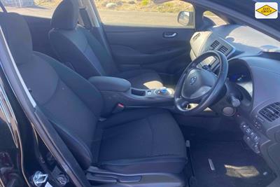 2015 Nissan Leaf - Thumbnail