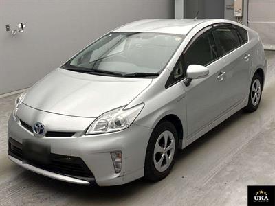 2015 Toyota Prius - Thumbnail