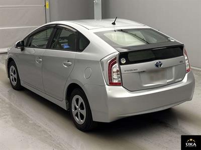 2015 Toyota Prius - Thumbnail