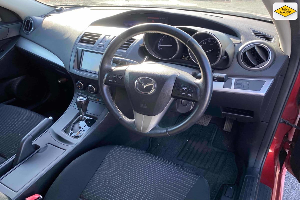 2013 Mazda Axela
