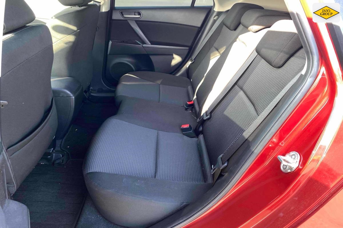 2013 Mazda Axela