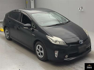 2015 Toyota Prius - Thumbnail
