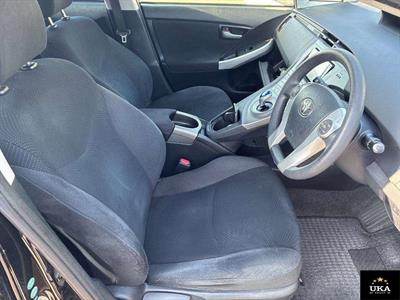 2015 Toyota Prius - Thumbnail