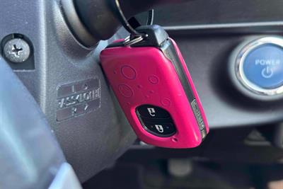 2016 Toyota Aqua - Thumbnail