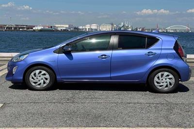 2016 Toyota Aqua - Thumbnail