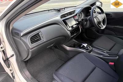 2016 Honda Grace - Thumbnail