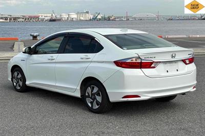2016 Honda Grace - Thumbnail