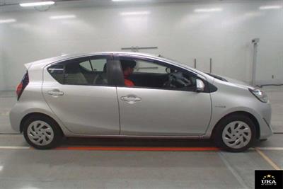 2017 Toyota Aqua - Thumbnail