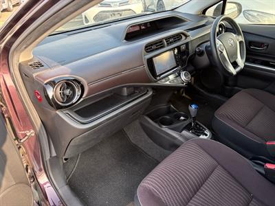 2015 Toyota Aqua - Thumbnail