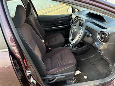 2015 Toyota Aqua - Thumbnail