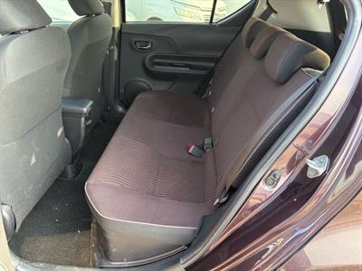 2015 Toyota Aqua - Thumbnail