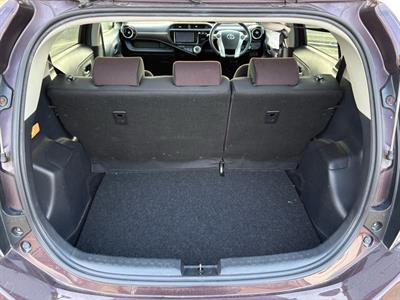 2015 Toyota Aqua - Thumbnail