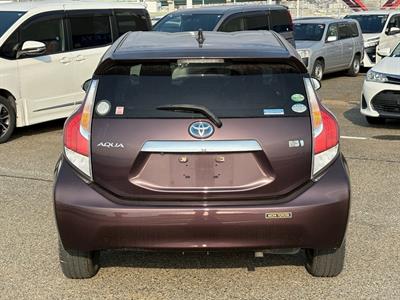 2015 Toyota Aqua - Thumbnail