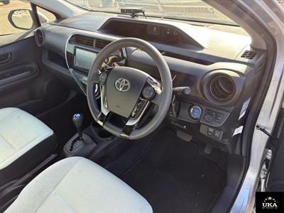 2020 Toyota Aqua - Thumbnail