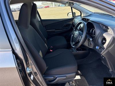 2017 Toyota Vitz - Thumbnail