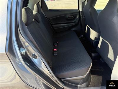 2017 Toyota Vitz - Thumbnail